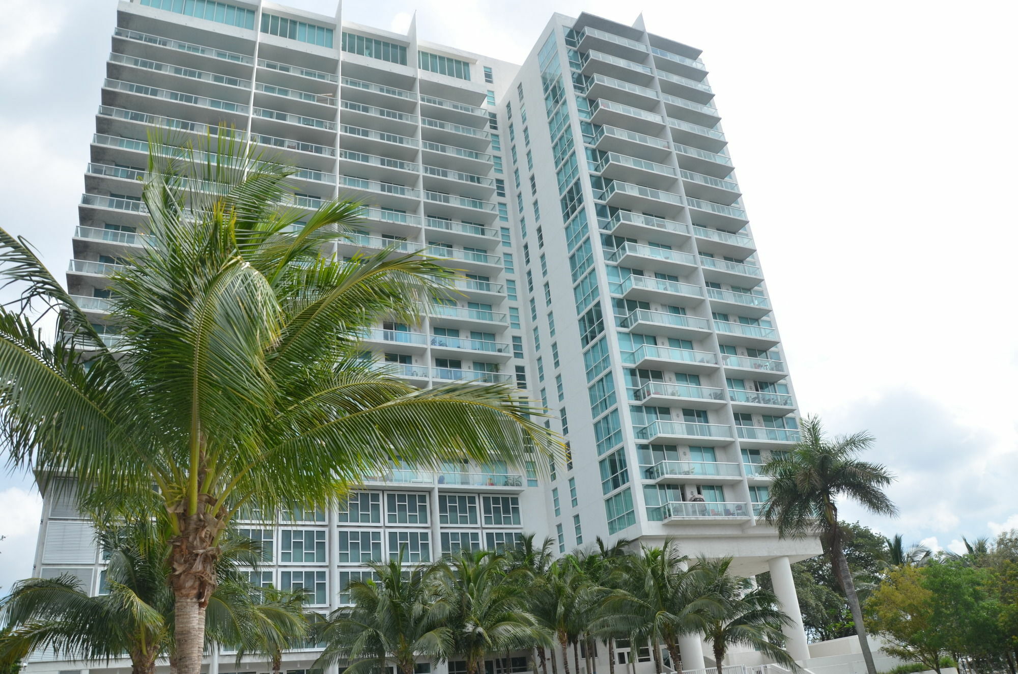 Riviera Luxury Living At River Oaks Marina And Tower Miami Dış mekan fotoğraf
