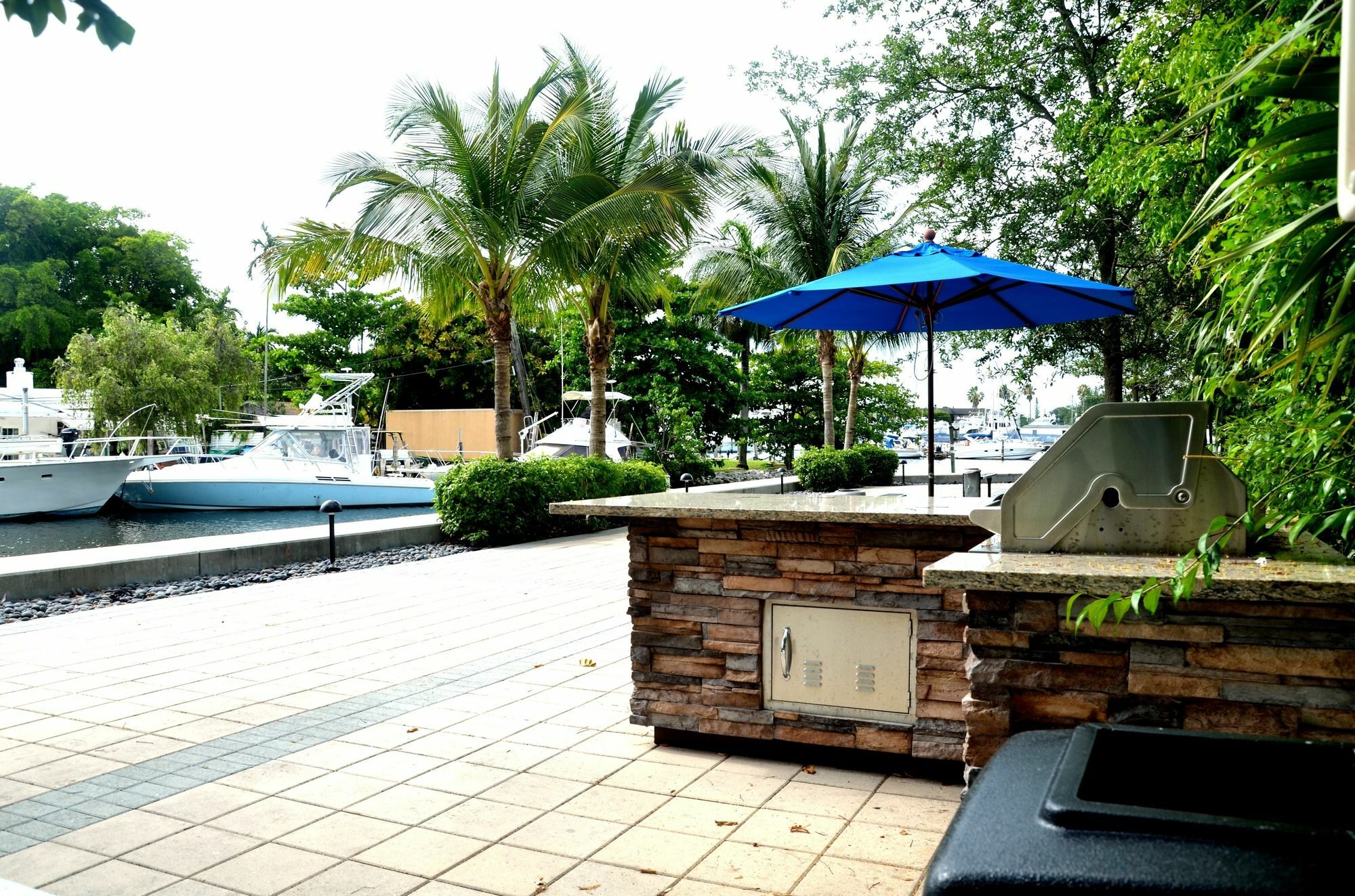 Riviera Luxury Living At River Oaks Marina And Tower Miami Dış mekan fotoğraf