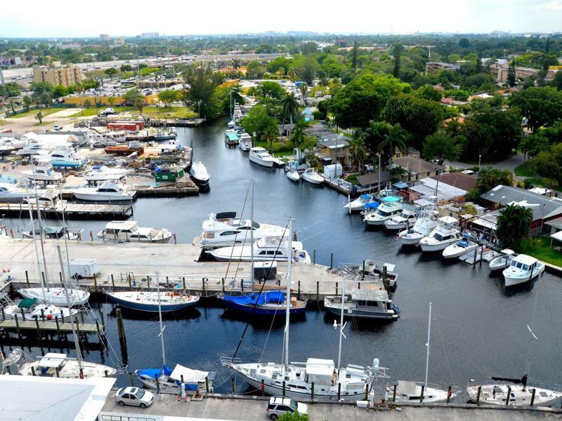 Riviera Luxury Living At River Oaks Marina And Tower Miami Dış mekan fotoğraf