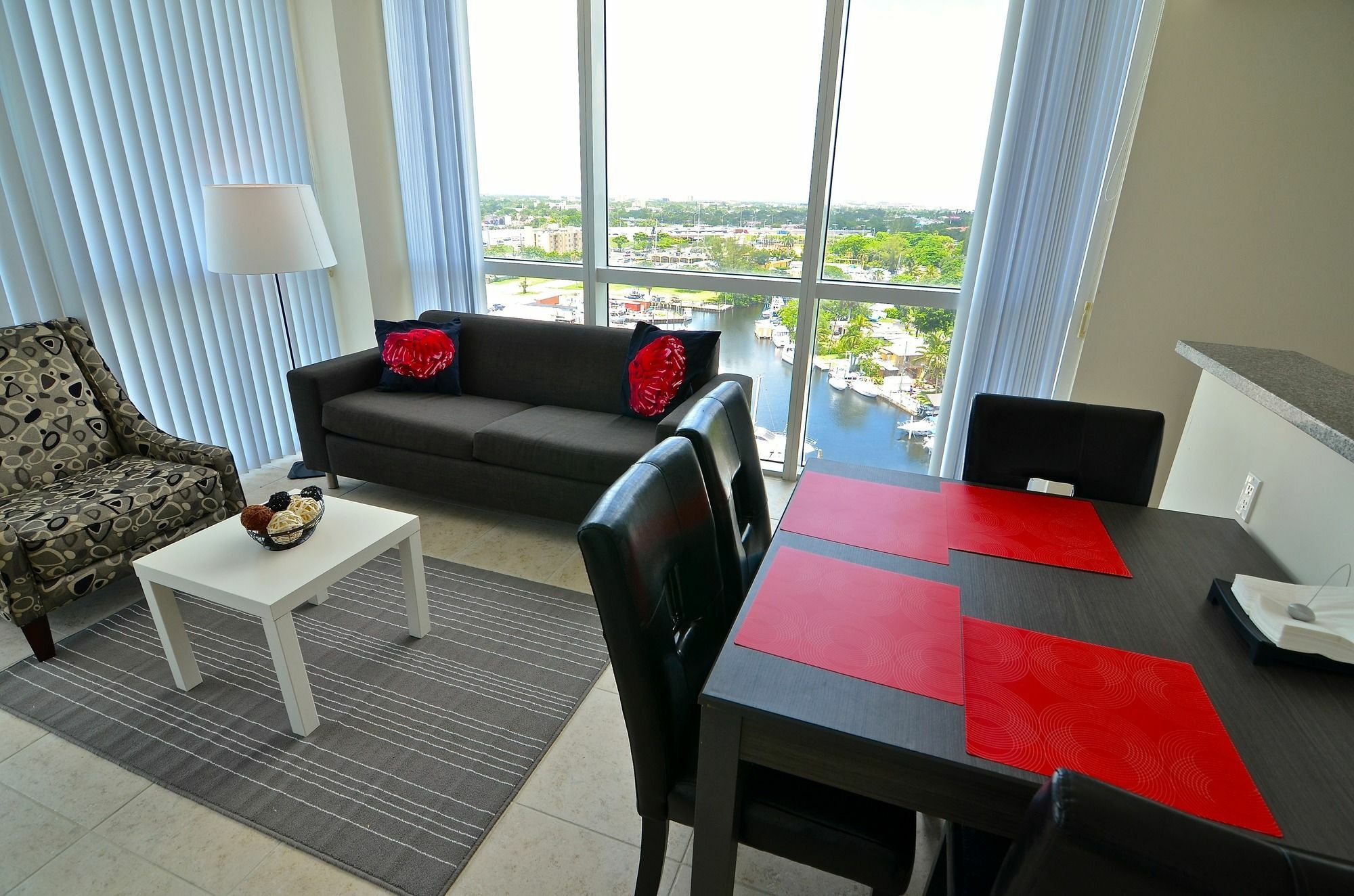Riviera Luxury Living At River Oaks Marina And Tower Miami Dış mekan fotoğraf