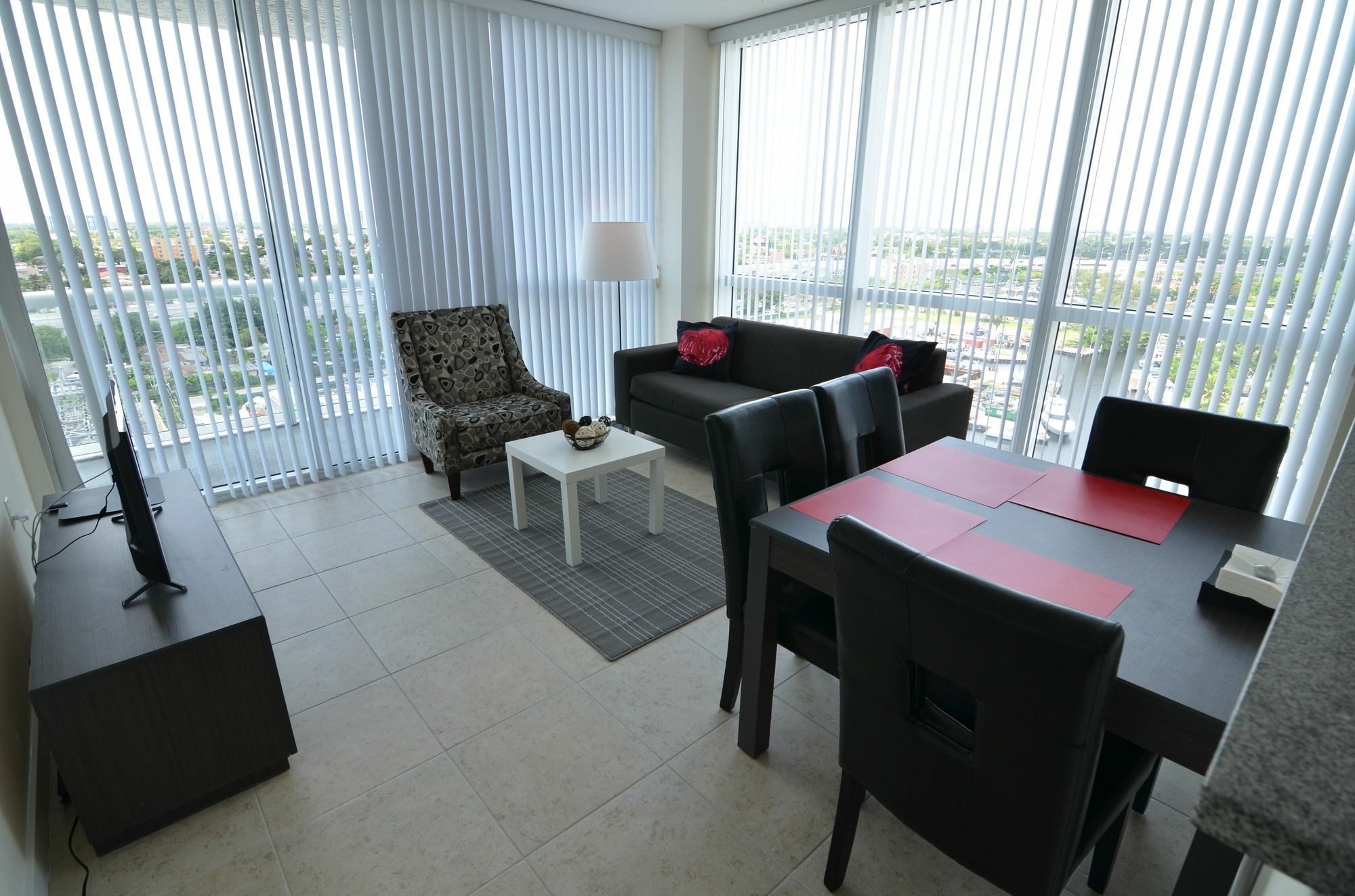Riviera Luxury Living At River Oaks Marina And Tower Miami Dış mekan fotoğraf