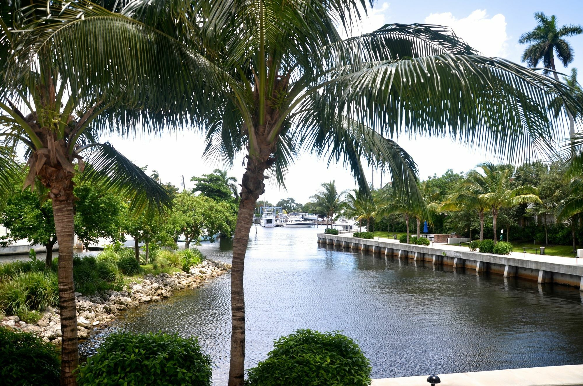 Riviera Luxury Living At River Oaks Marina And Tower Miami Dış mekan fotoğraf